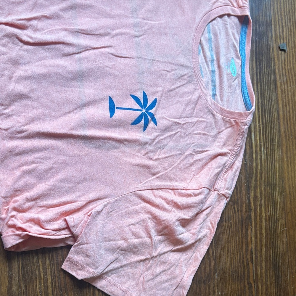 Old Navy Coral T-Shirt with Blue Palm Tree Design